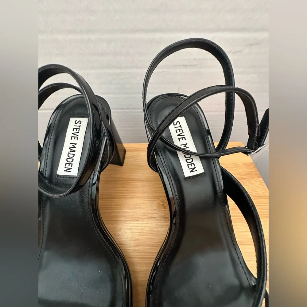 Steve Madden May Glossy Black Block Heel Sandals. 3” Heels. Size 6.5
